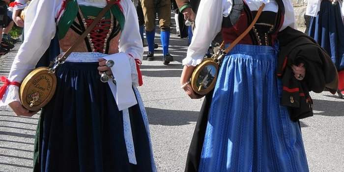 Visite du petit musée des costumes traditionnels autrichiens